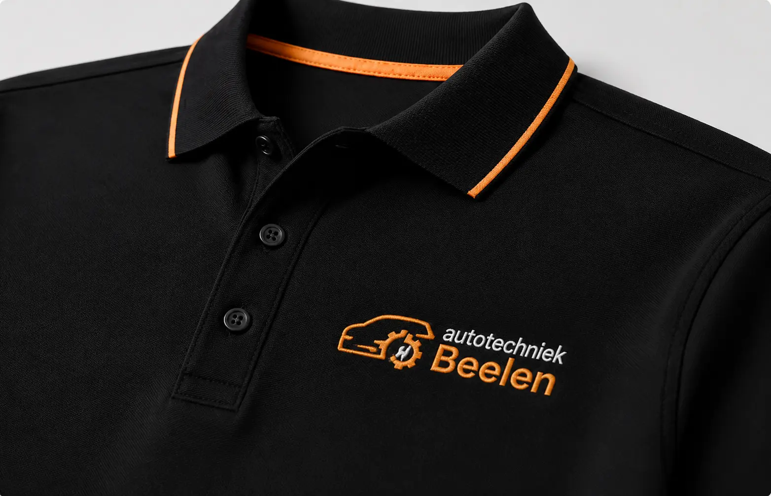 Geborduurde werkkleding met logo van Autotechniek Beelen