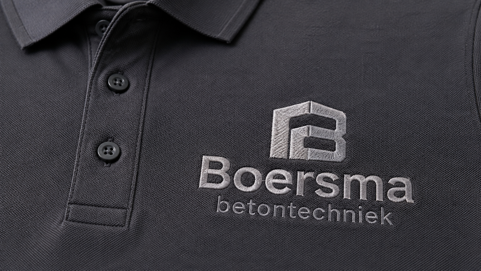 Geborduurde polo met logo van Boersema betontechniek