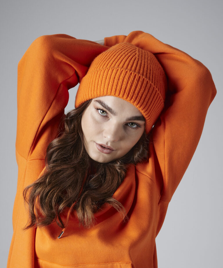 Engineered knit geribde muts